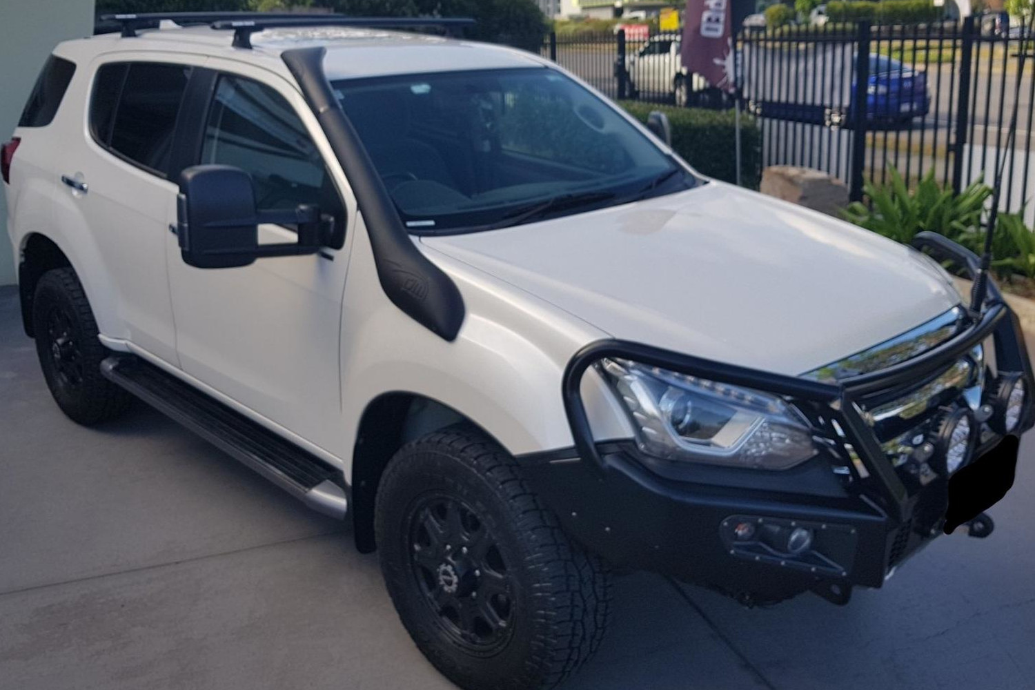 Isuzu MU-X